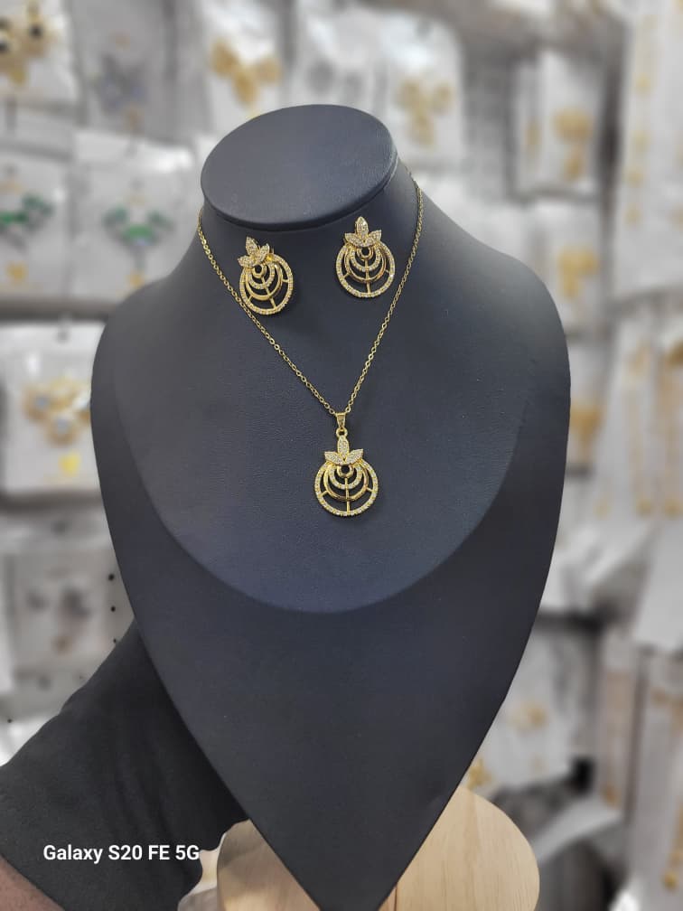 Female earrings, chain and pendant - Image 3