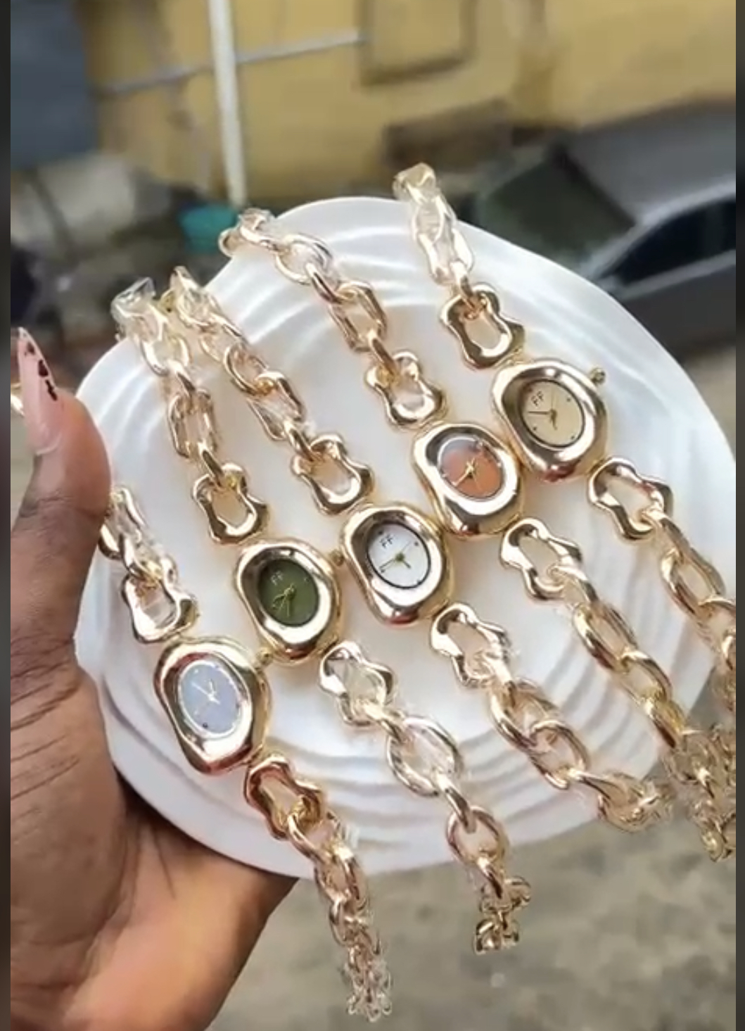 Organic Case Chain-Link Bracelet Watch