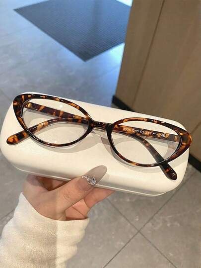 Cat's Eye Glasses - Image 3