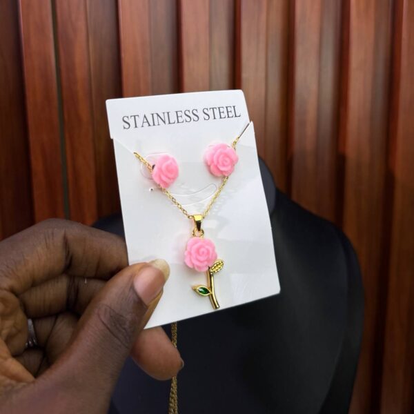 Flower Necklace Set